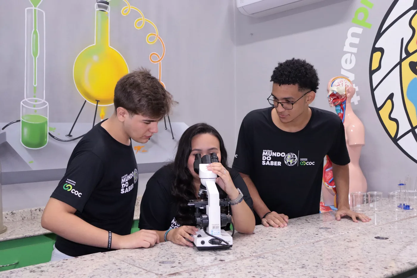 Alunas do Ensino Médio do Colégio Mundo do Saber